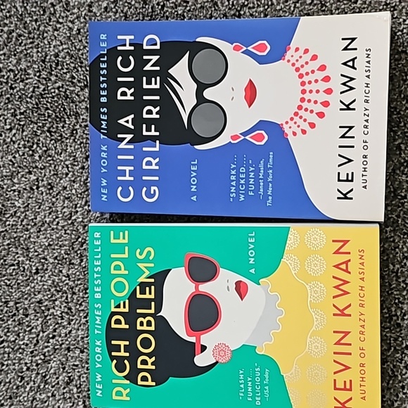 Crazy rich asians 2 books - Picture 1 of 1